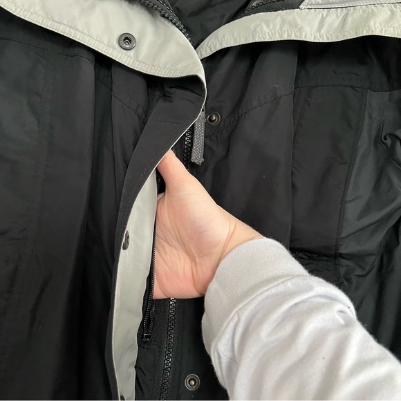 Columbia Black Nylon Coat Jacket with Zip Pockets Size Medium - Picture 3 of 8